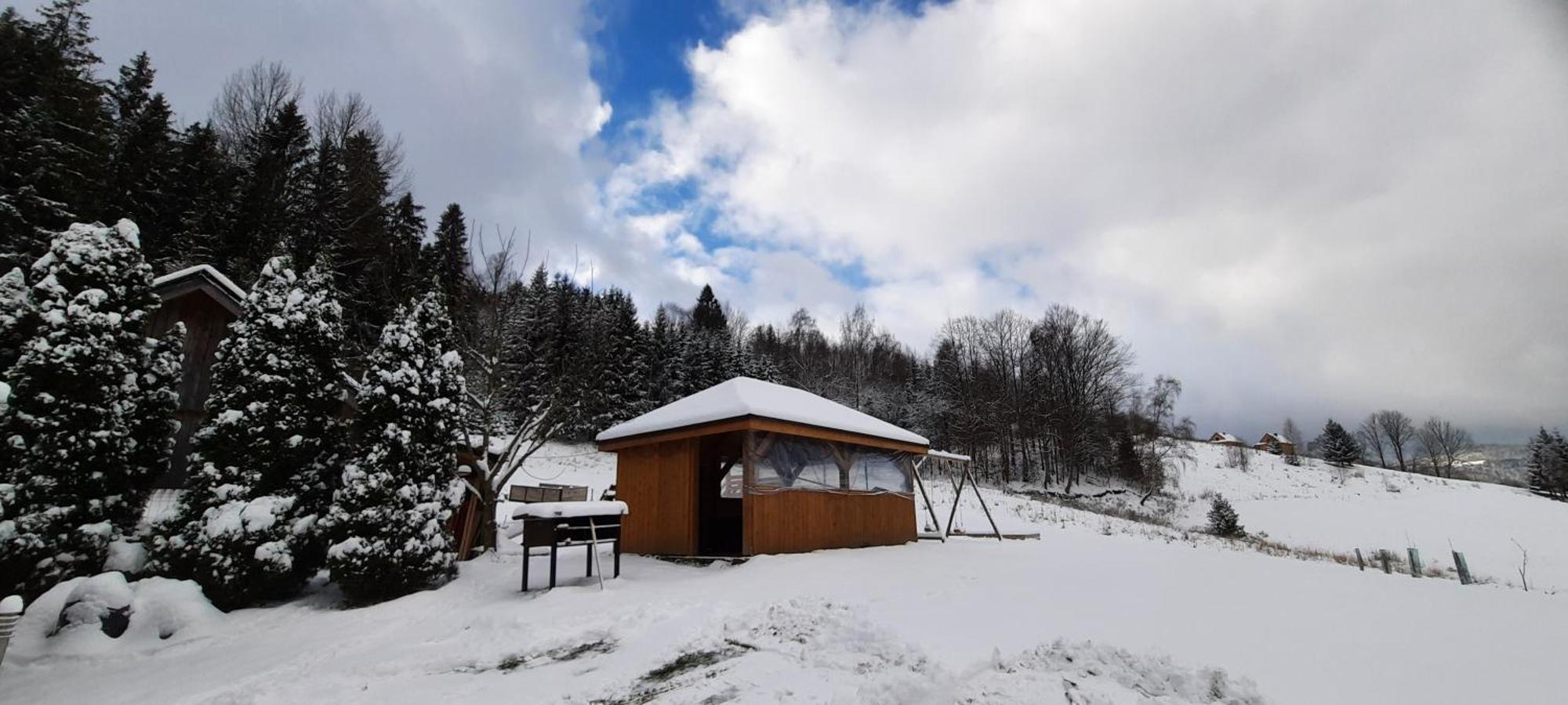 Domek Przy Zlotym Groniu อิสเตบนา ภายนอก รูปภาพ